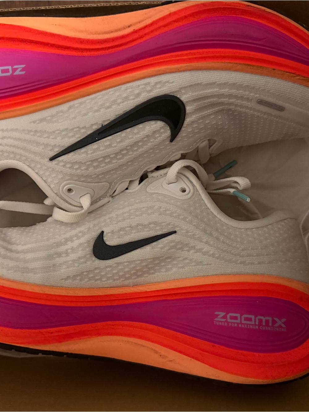 Nike Vomero Plus - Picture 2 of 2